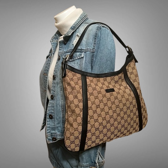 A155 - 💯 % authentic Gucci shoulder bag - Picture 1 of 16